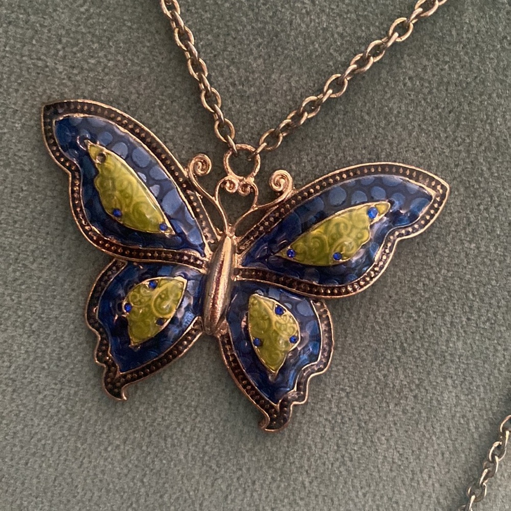 Butterfly Necklace - Picture 2 of 6